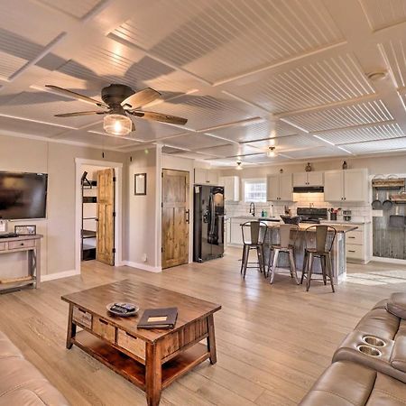 Lakefront Greers Ferry Cabin With Covered Boat Slip! Fairfield Bay Exteriör bild