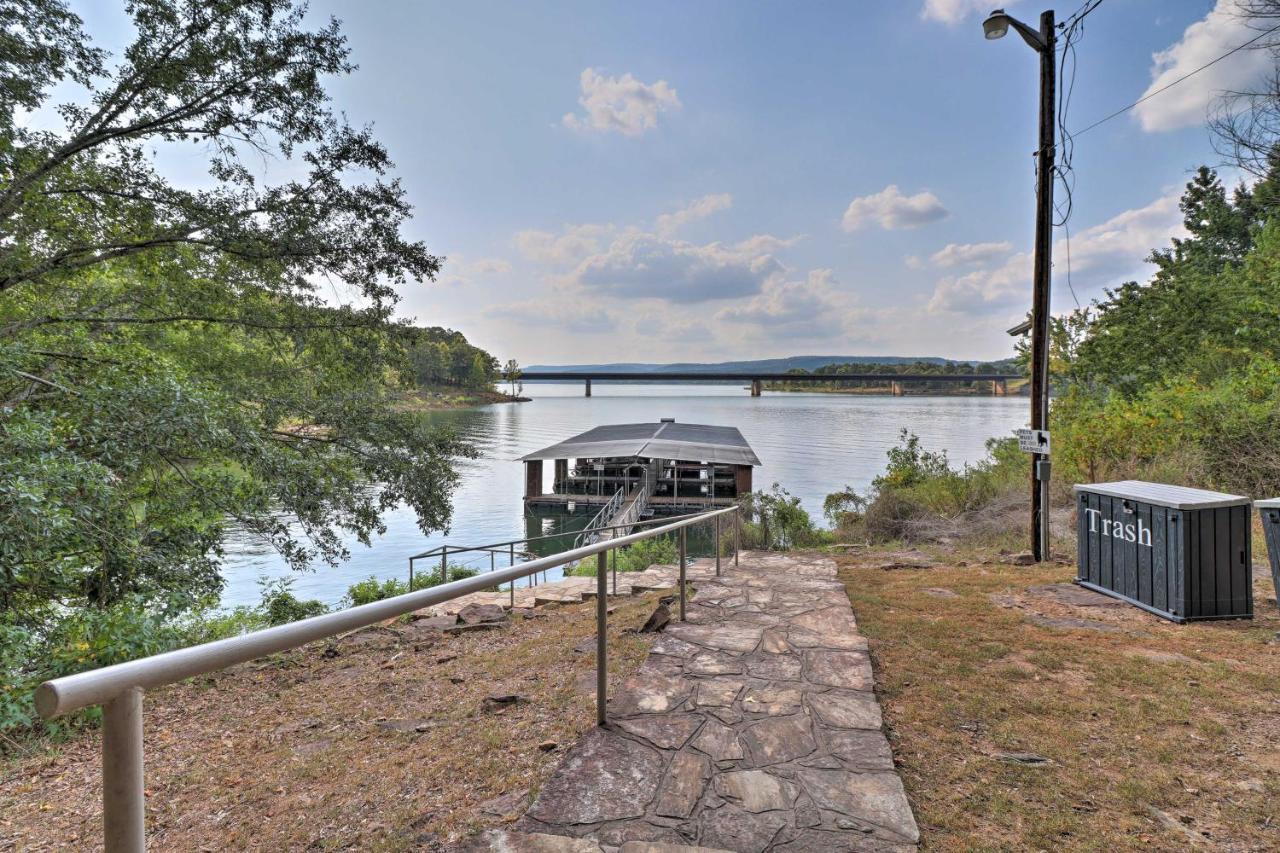 Lakefront Greers Ferry Cabin With Covered Boat Slip! Fairfield Bay Exteriör bild